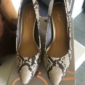 🆕 EMMAROSE FAUX SNAKE SKIN PUMP